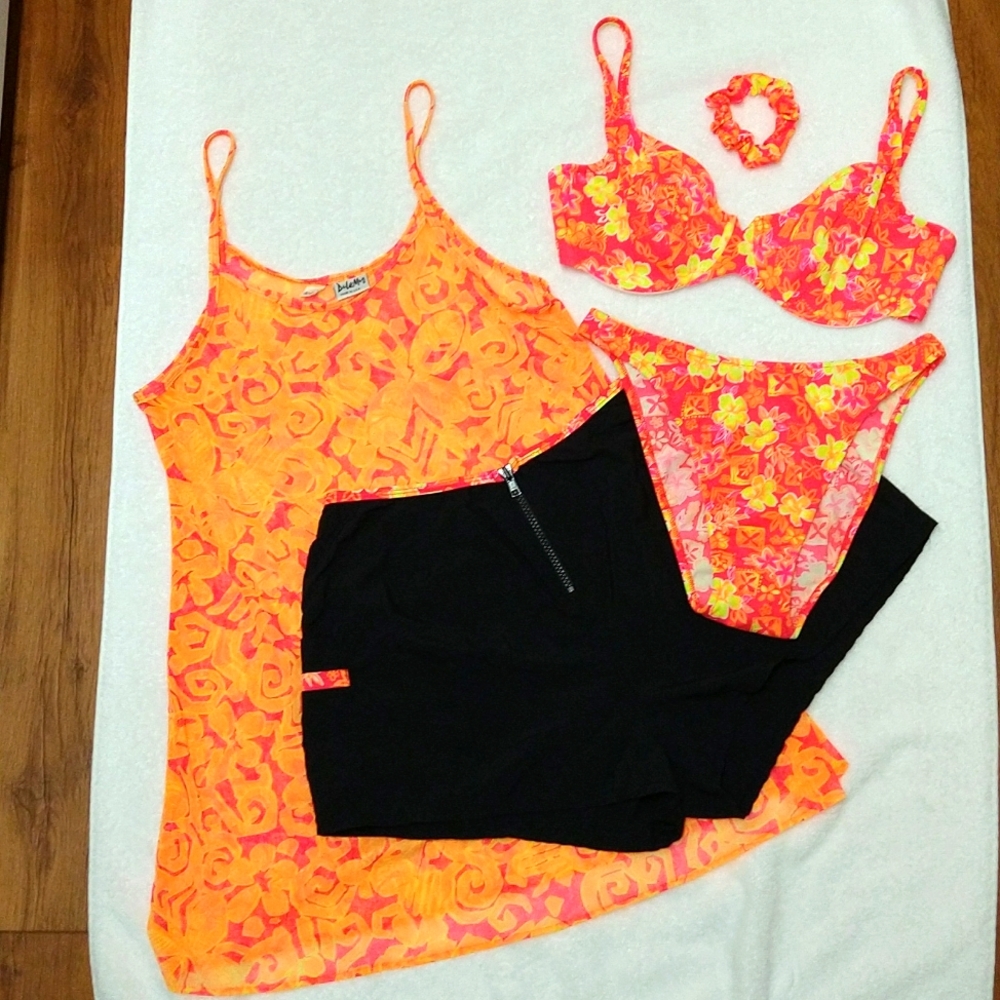 NWOT Ladies Bikini Swimsuit Board Shorts Cover Up Bundle by De La Mer